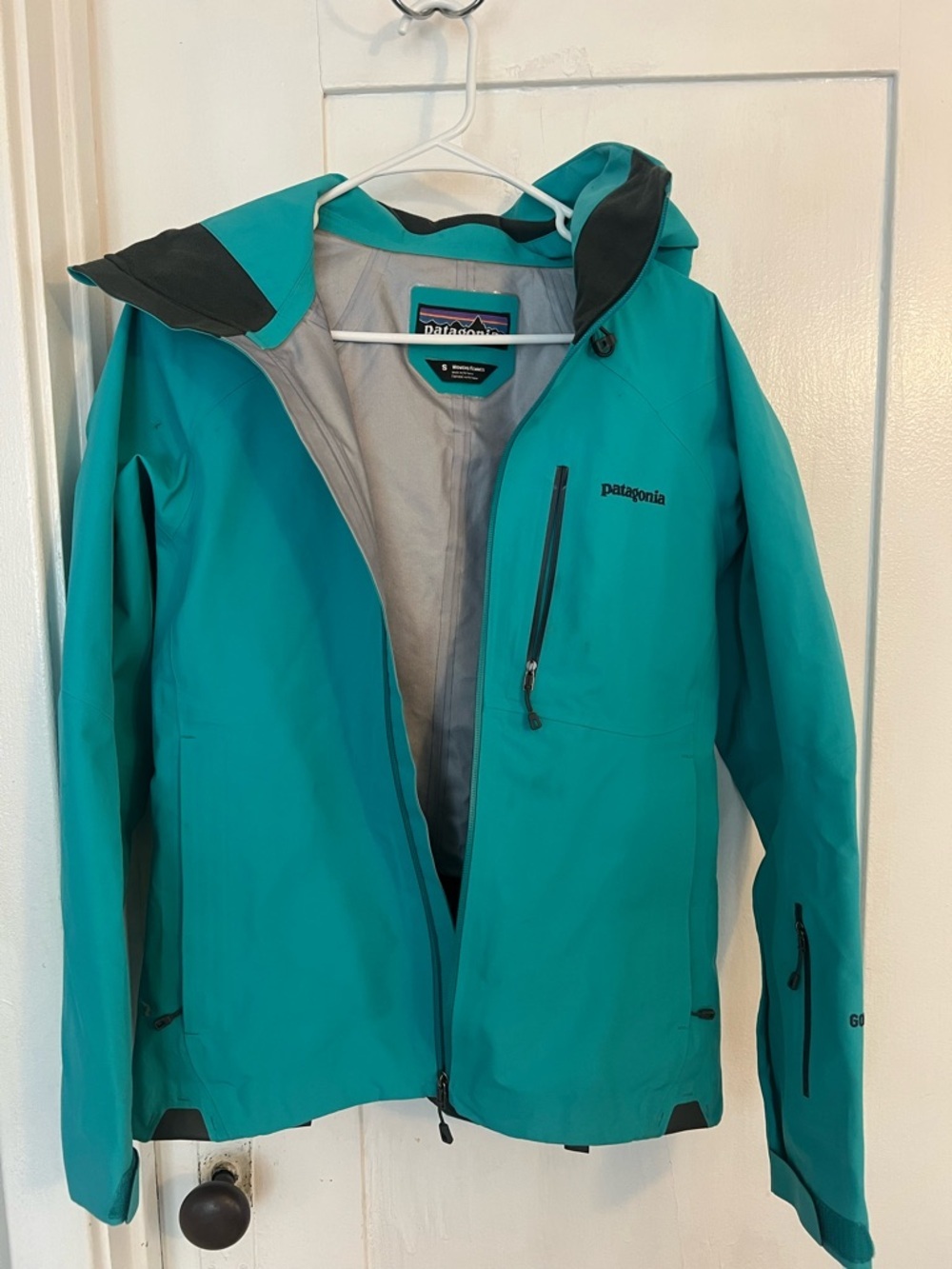 Patagonia Primo Gore Tex jacket size SMALL. Excellent condition.